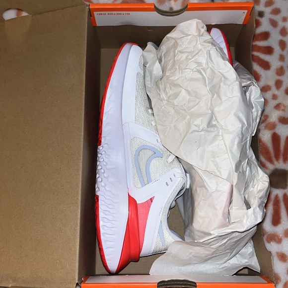 Nike Womens Legend React 2 Size 8.5 Shoes Size 8.5 New - Picture 7 of 8